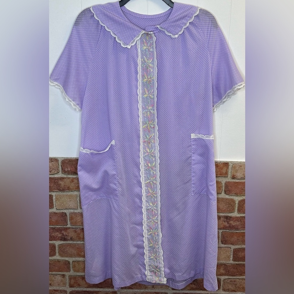 Vintage lavendar purple Swiss polka dot duster. No tag, but measures a s/m